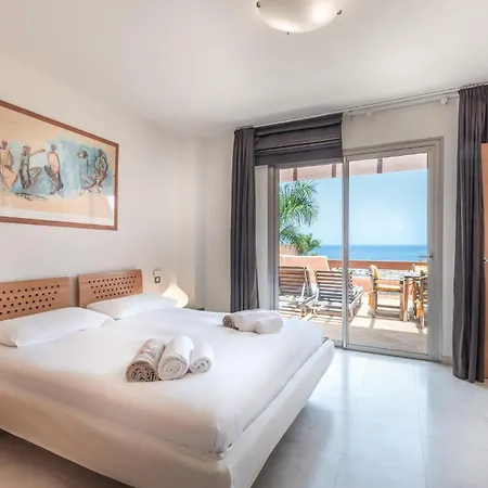 בית נופש Romen 2-2 Penthouse Sea View & Jacuzzi 2b