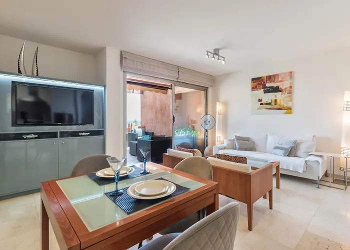 Romen 2-2 Penthouse Sea View & Jacuzzi 2b