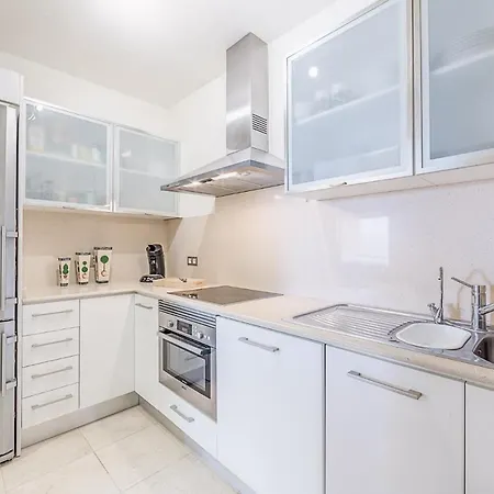 Romen 2-2 Penthouse Sea View & Jacuzzi 2b Сasa de vacaciones *