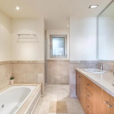 Romen 2-2 Penthouse Sea View & Jacuzzi 2b * بالم مار